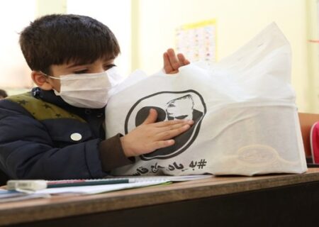 توزیع بسته های حمایتی بین کودکان کار تهرانی