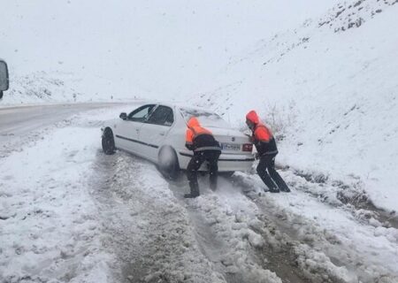 بارش برف و باران در جاده‌های ۳ استان کشور