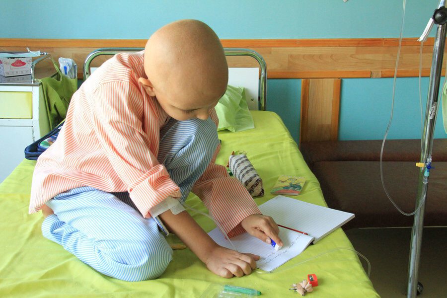درمان و حمایت ۲۰ هزار کودک مبتلا به سرطان