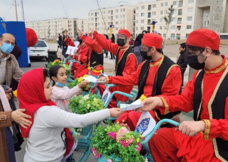 لبخند شادی بر چهره پُر مهرِ شهروندان پرند