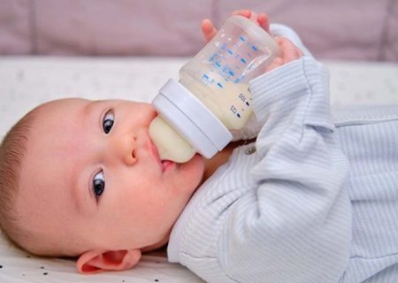 سهم هر نوزاد زیر ۲ سال ۲۰ قوطی شیرخشک