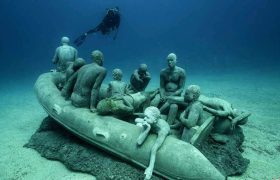 نخستین موزه زیر آبی جهان