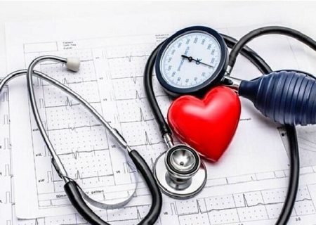 کلسترول و فشارخون بالا قبل از ۵۵ سالگی و افزایش خطر بیماری قلبی