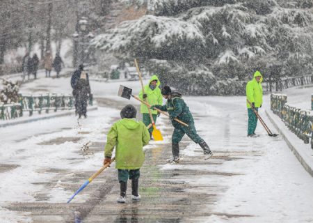 بارش برف و باران در پایتخت/ شهروندان در صورت بروز مشکل با سامانه ۱۳۷ تماس بگیرند
