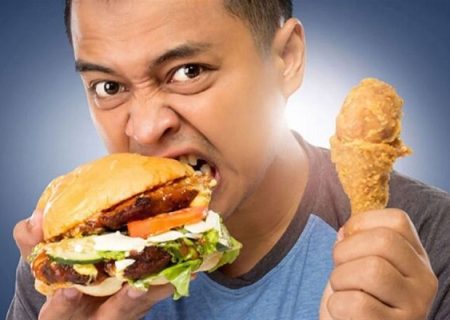 غذا خوردن سریع چه آسیب‌هایی به بدن میزند؟
