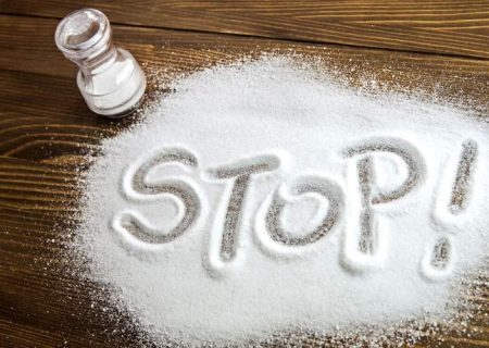 نمک اضافی چگونه به کلیه‌ها آسیب می‌زند؟