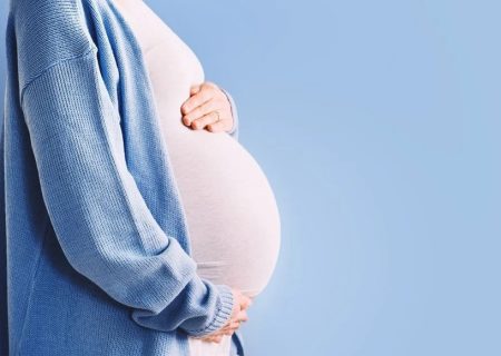 تب در بارداری نشانه چیست؟ نکات ساده اما مهمی که باید بدانید