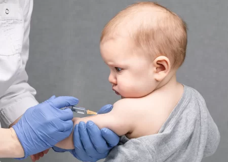 واکسن نوزادان و انواع آن؛ اطلاعات کامل درباره زمان‌بندی آن
