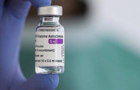 واکسن‌های کرونای آسترازنکا به دلیل کاهش تقاضا جمع‌آوری می‌شوند