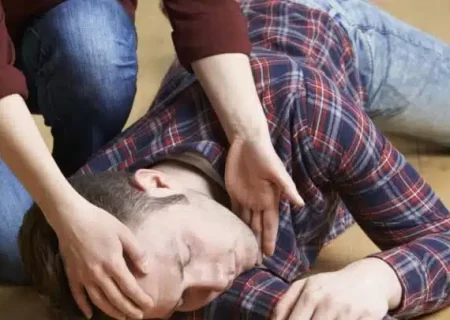 علت تشنج در سن بالا چیست؟