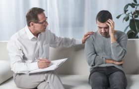 روان درمانی چیست و برای تشخیص چه مشکلاتی استفاده می‌شود؟