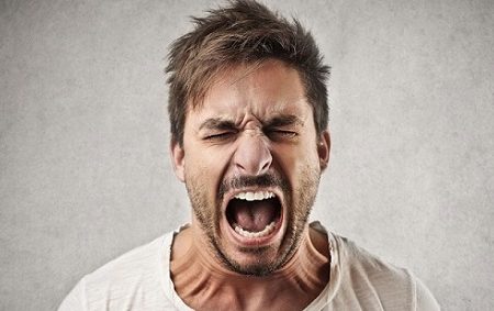 علائم تحریک پذیری چیست و چرا به آن دچار می‌شویم؟