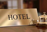اصطلاحات انگلیسی در هتل؛ یاد بگیر چطور مثل یک مسافر حرفه‌ای حرف بزنی!