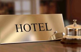 اصطلاحات انگلیسی در هتل؛ یاد بگیر چطور مثل یک مسافر حرفه‌ای حرف بزنی!