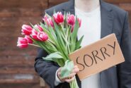 راهنمای جامع عذرخواهی کردن به زبان انگلیسی | اصطلاحات، جملات و موقعیتهای واقعی