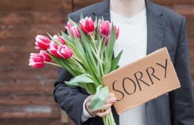 راهنمای جامع عذرخواهی کردن به زبان انگلیسی | اصطلاحات، جملات و موقعیت‌های واقعی