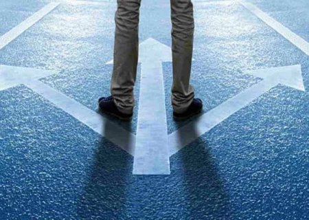 آدرس دادن در زبان انگلیسی | آموزش کامل قدم‌به‌قدم همراه با کلیدواژه‌ها و ترجمه