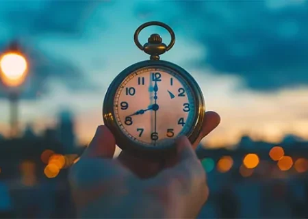 آموزش خواندن ساعت به زبان انگلیسی | صفر تا صد گفتن زمان با ترجمه و فونتیک